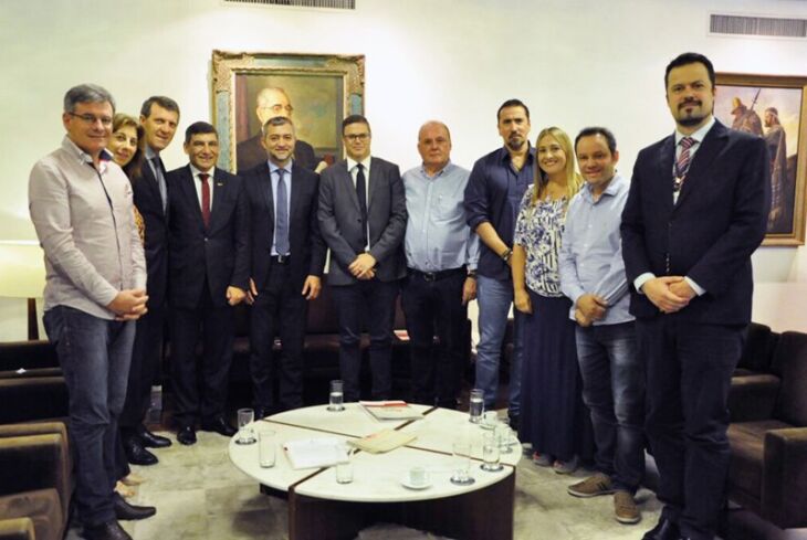 Participaram do encontro com o presidente da Assembleia uma comitiva da 16ª Jornada Nacional de Literatura e deputados estaduais da região de Passo Fundo