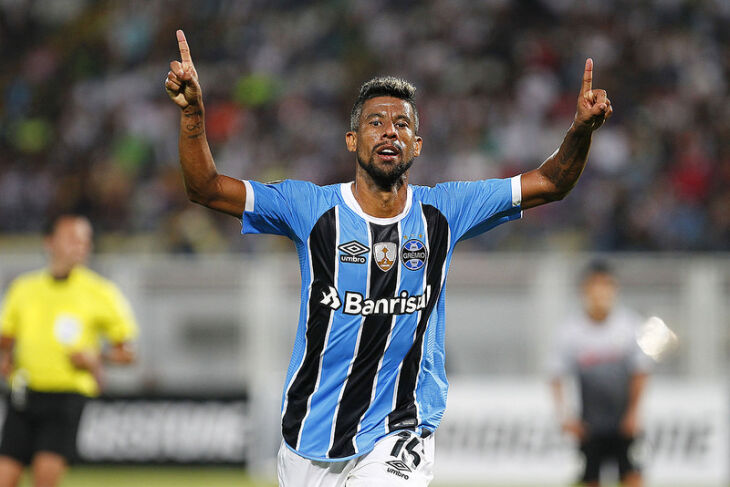 Léo Moura marcou o primeiro