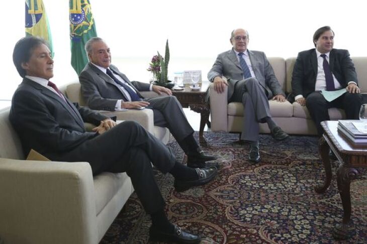 Eunício Oliveira participou de reunião no Palácio do Planalto, com o presidente Michel Temer, com Gilmar Mendes e com Rodrigo Maia