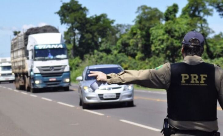 Caminhões não poderão circular em rodovias de pista simples em feriados