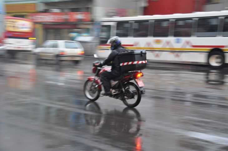 No RS, 403.334 motociclistas estão habilitados para exercer atividade remunerada com o veículo