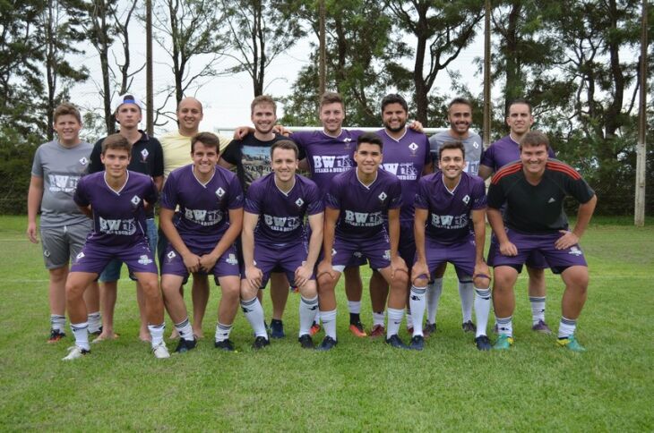 Galanteio: Pedrão, Della, Keko, Porcão, Rafa, Nare, Fossatti e Zé. Pablo, Fabinho, Matias, Dani, Be e Peter