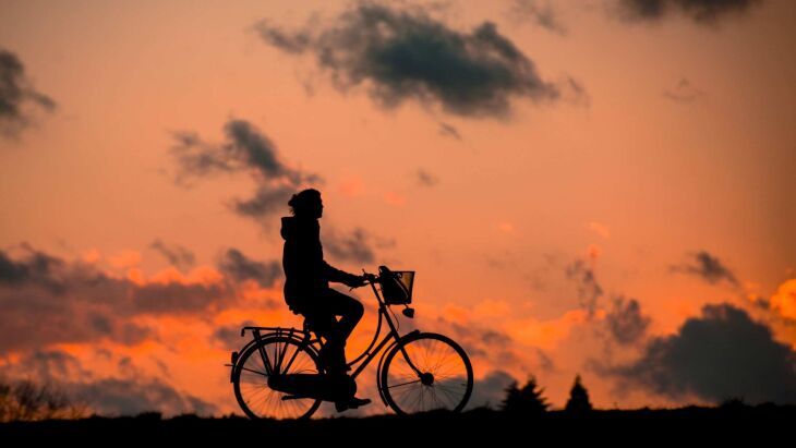 Andar de bicicleta pode ajudar as pessoas na prevenção de doenças graves