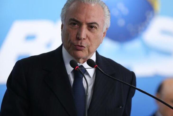 O presidente Michel Temer sanciona lei que possibilita descontos para pagamentos feitos em dinheiro