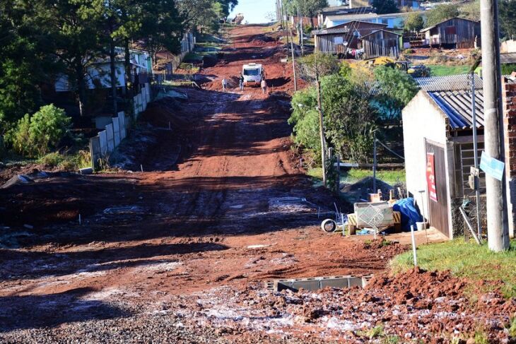 Rua Esmeralda está com obras de base para o asfalto