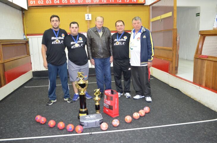 Campeões com Plínio Grazziotin e Ivan Simões