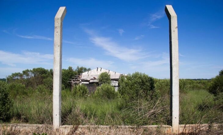 Cadeia deve ser construída em terreno que foi destinado a presídio estadual, mas que teve obras interrompidas