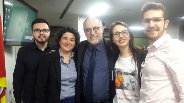 Equipe do HSVP com os deputados Pedro Ruas e Stela Farias