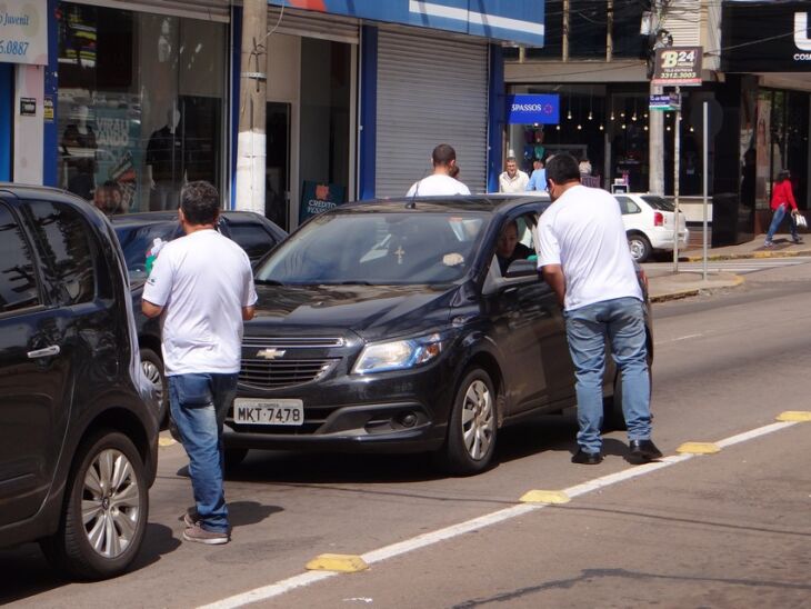 Na segunda-feira, o início das atividades da Semana Nacional do Trânsito em Passo Fundo contou com participação de entidades e empresas nas ações desenvolvidas na Avenida Brasil