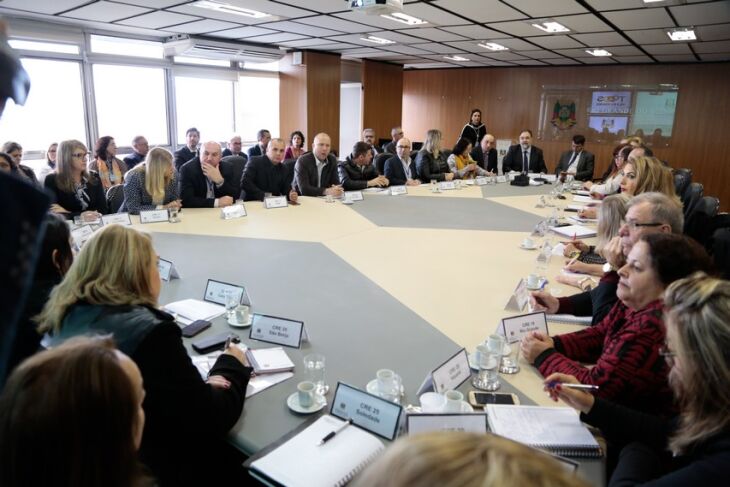 Encontro é marcado por diálogo entre governo do Estado e coordenadores regionais de Educação