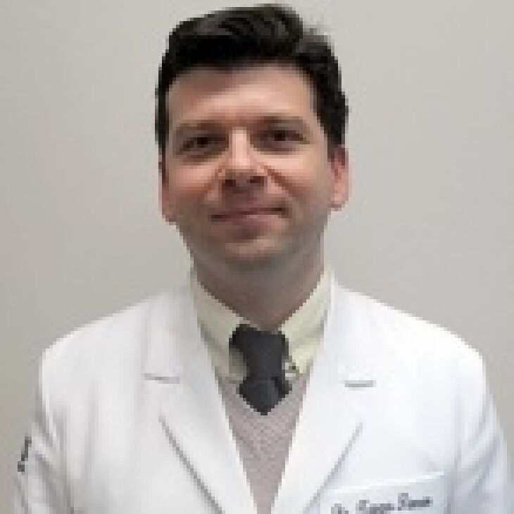 Dr. Tiago Teixeira Simon é pneumologista e médico do sono, integrante do corpo clínico da Clínica do Pulmão e do Hospital da Cidade de Passo Fundo