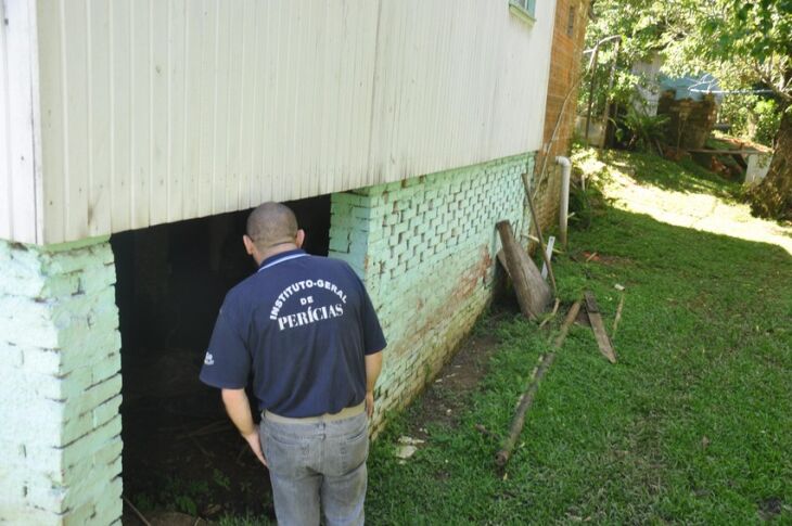 Os assaltantes chegaram a realizar um brinde de champanhe, para comemorar a ação