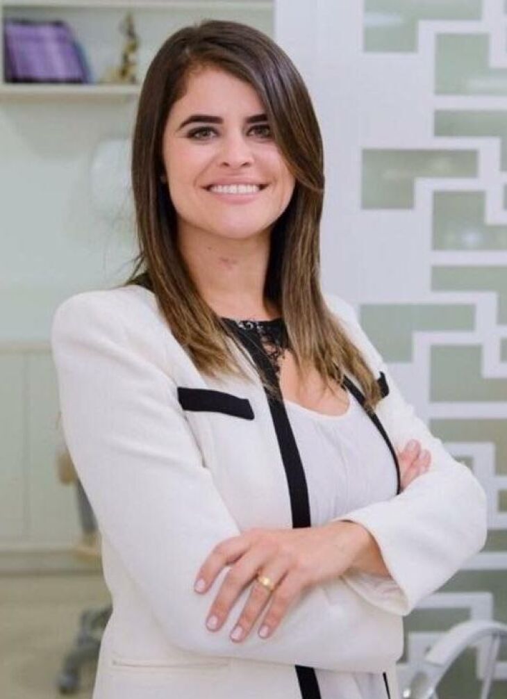 Sofia Noskoski é médica ginecologista e obstetra, Preceptora da Residência de Ginecologia e Obstetrícia do Hospital da Cidade de Passo Fundo e atua na Central de Consultas do HC