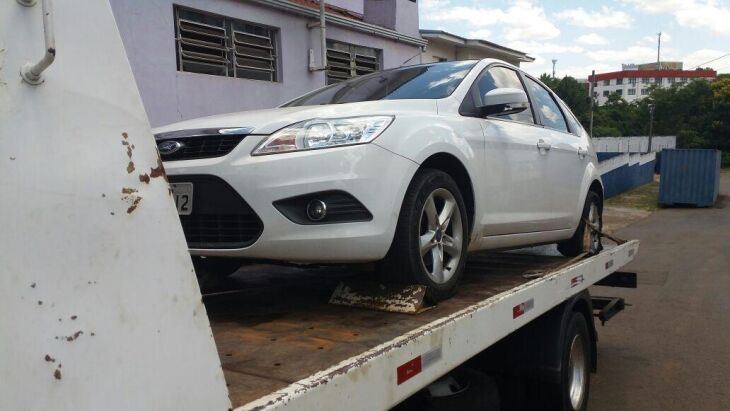 Automóvel estava escondido em garagem de uma casa, na Bom Jesus