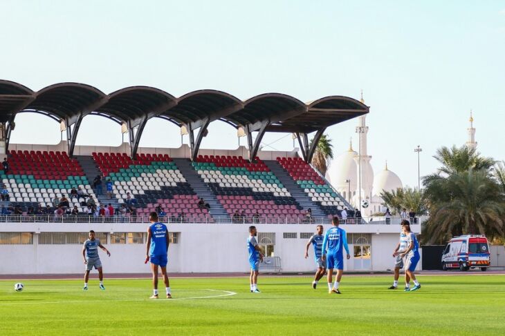 Grêmio realizou seu primeiro treino com bola em Abu Dhabi