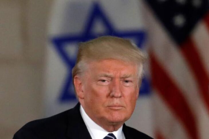 No primeiro ano de governo, o presidente dos Estados Unidos, Donald Trump, anunciou a mudança da capital de Israel para Jerusalém