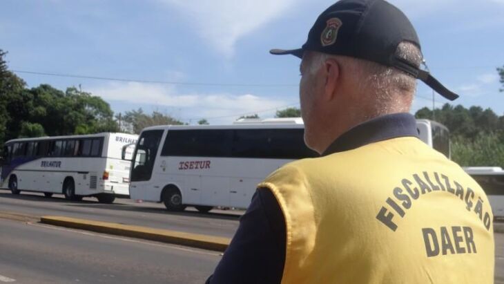 Os ônibus, micro-ônibus e vans que não estiverem com a documentação em dia serão impedidos de prosseguir a viagem