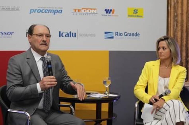 O governador José Ivo Sartori participou do Tá na Mesa junto à presidente da Federasul, Simone Leite