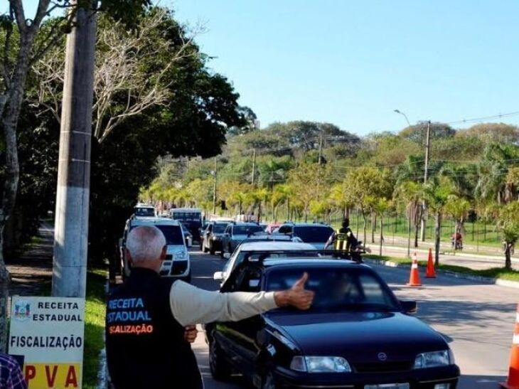 A partir de abril o pagamento é pelo final da placa