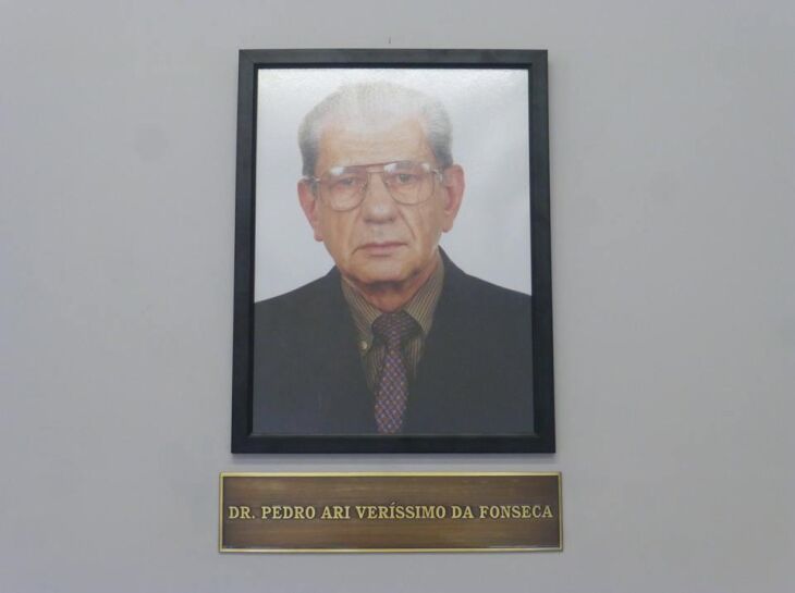 Dr.Ari Veríssimo da Fonseca (in memoriam) na galeria dos ex-presidentes como um dos grandes homenageados da noite