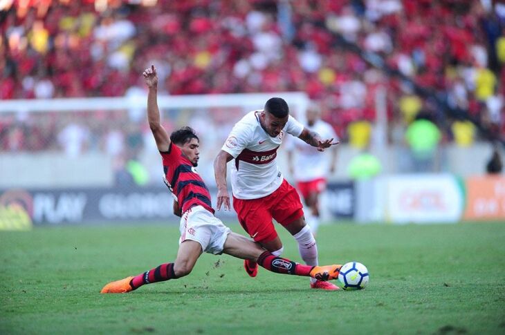 William Pottker foi expulso e está fora do Gre-Nal