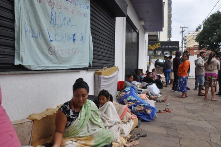 Grupo permanece acampado na sede da Funai, em Passo Fundo