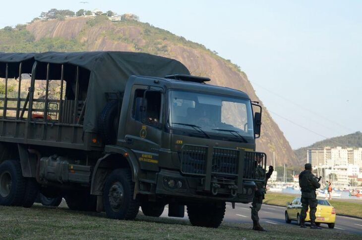 Forças Armadas vão apoiar ações das forças estaduais e federais para acabar o bloqueio das rodovias