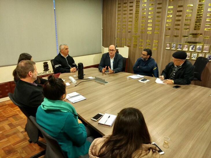 Reunião aconteceu no plenarinho da Câmara de Vereadores de Passo Fundo