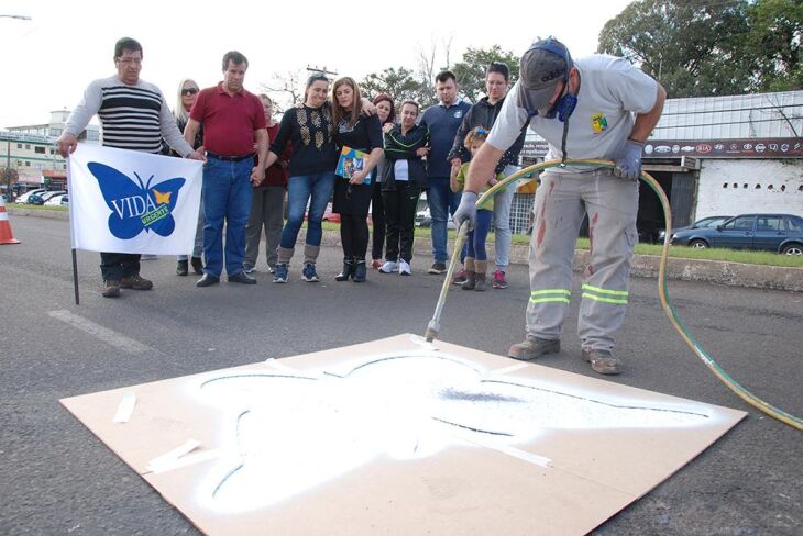 Sexta borboleta do projeto Vida Urgente,  pintada em Passo Fundo, lembrou a morte do jovem Rafael