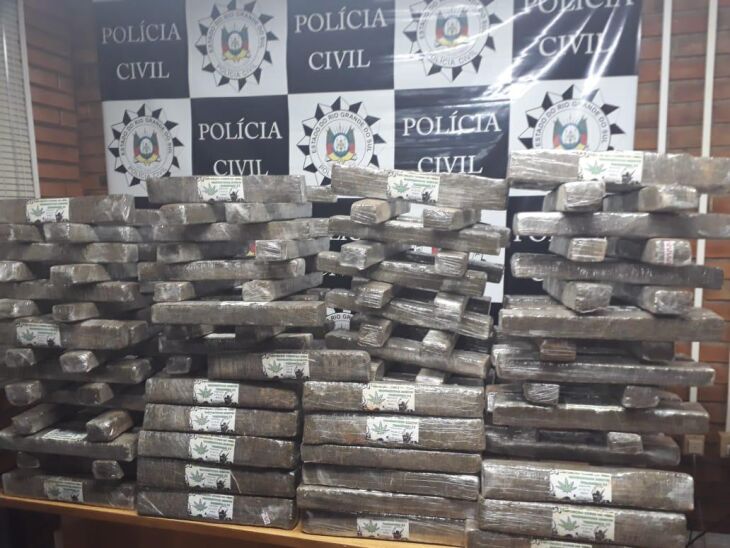 A droga foi apreendida durante ação conjunta entre Polícia Civil e Polícia Rodoviária Federal