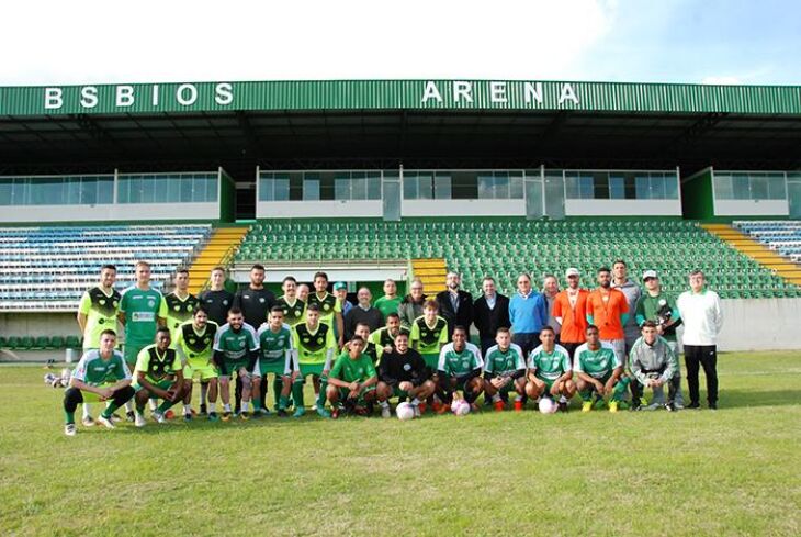 Primeiro ato: novos dirigentes na Arena