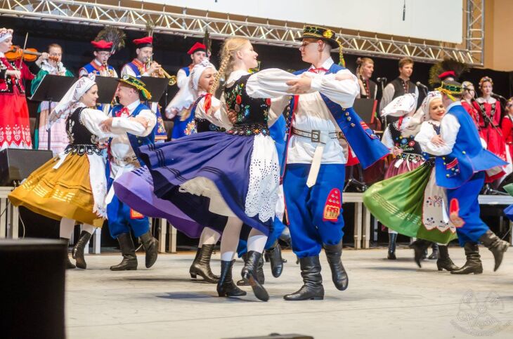 Jovens apresentarão ao público trajes, músicas, danças e dialetos tradicionais na Polônia