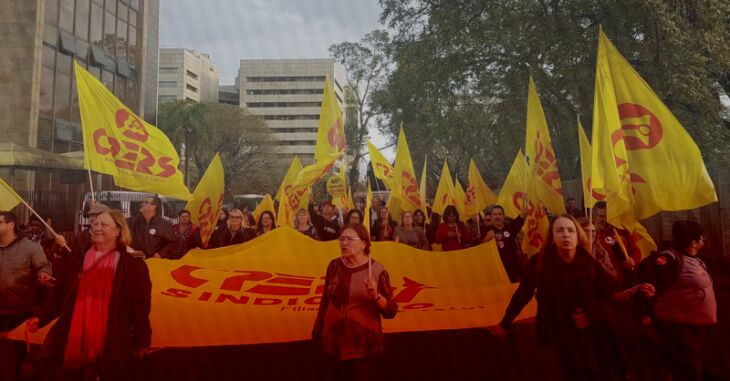 Manifestantes se reuniram em Porto Alegre