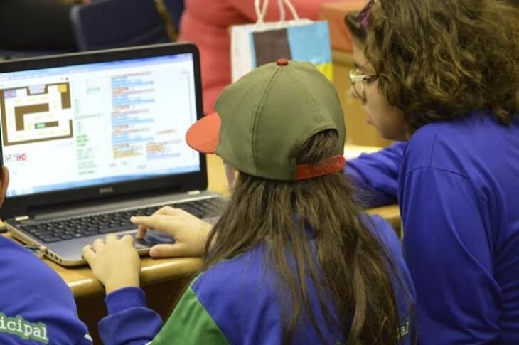 Mais de mil alunos já se formaram na Escola de Hackers