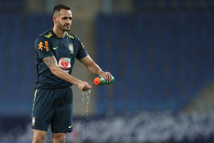 Renato Augusto é cotado para iniciar o jogo