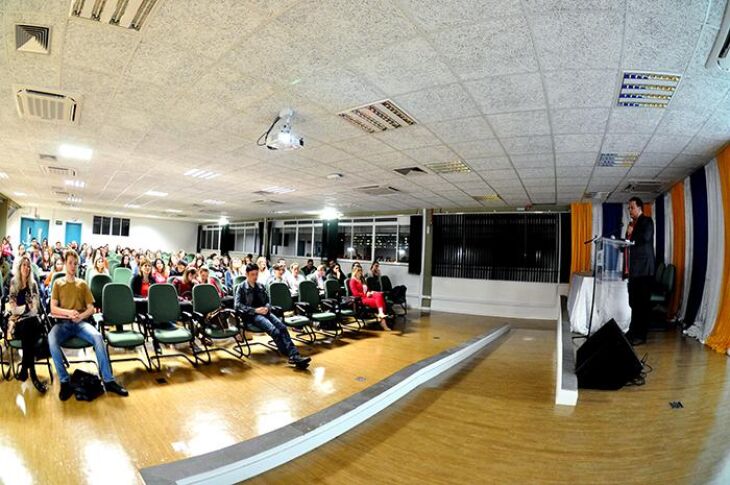 A II Conferência de Saúde Mental no auditório da UFFS