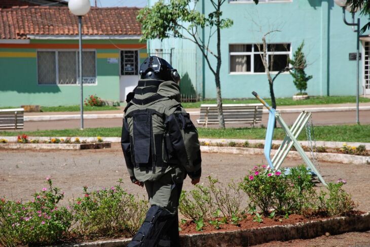 Gate precisou ser acionado para detonar explosivo deixado em caixa eletrônico em Mato Castelhano