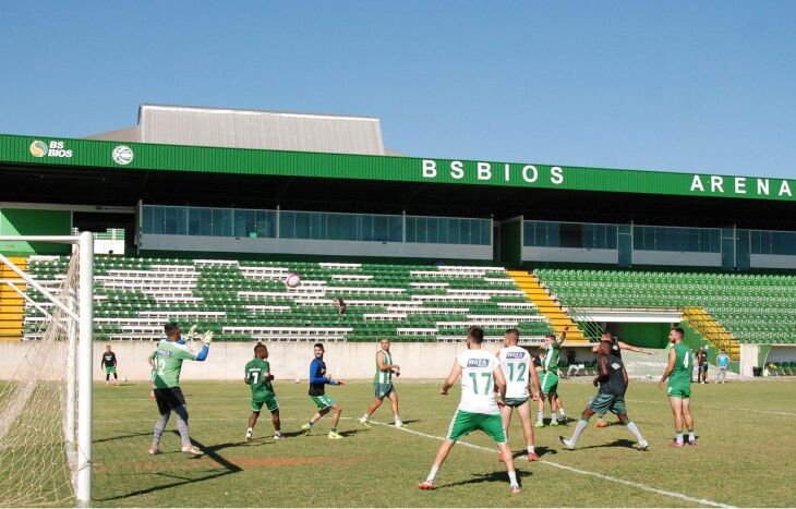 Bola parada: Fabiano Borba privilegiou escanteios no último treino