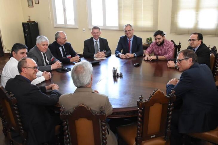 Reunião entre membros do governo do RS e representantes das Santas Casas foi realizada na Secretaria da Fazenda, na tarde de terça-feira (4)