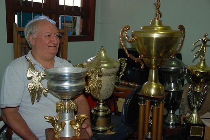 Troféus para serem restaurados