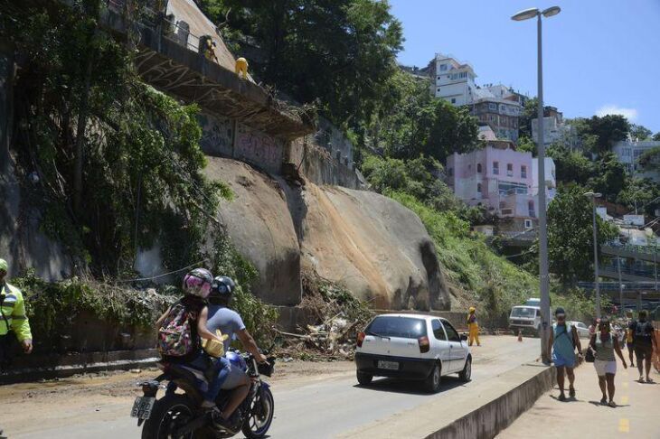 Avenida Niemeyer está parcialmente liberada