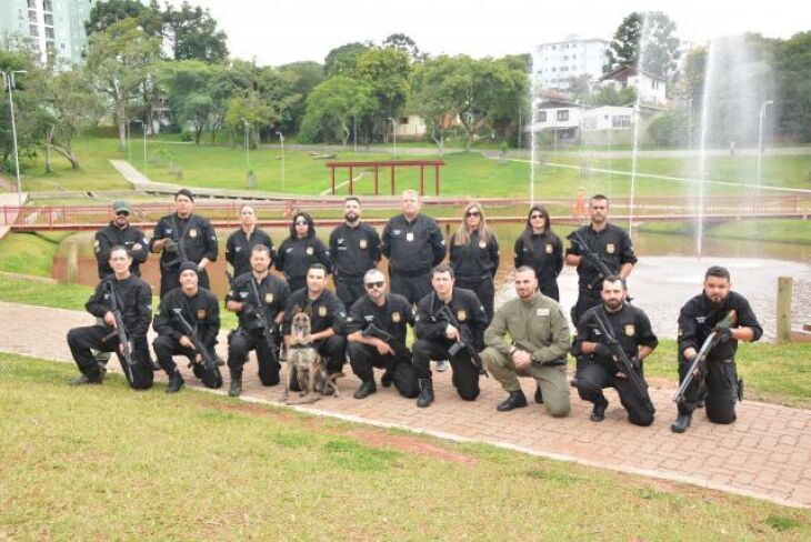 Macacão foi inspirado no padrão da polícia francesa