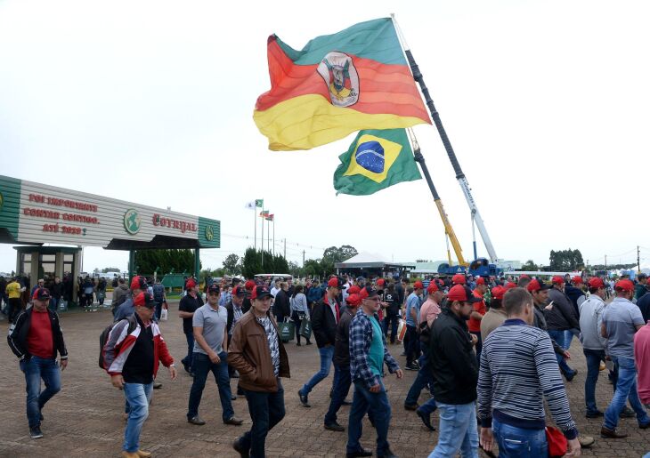 Nem o tempo chuvoso afastou os visitantes do Parque no segundo dia de feira