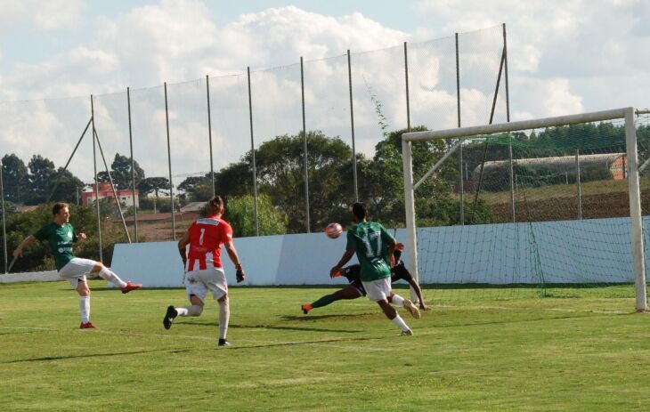 Vitor: gol aos três minutos