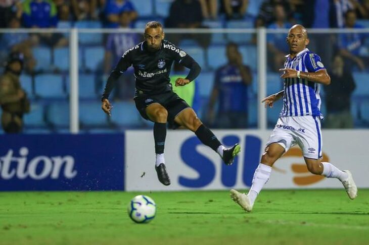 Jogo foi à noite na Ressacada