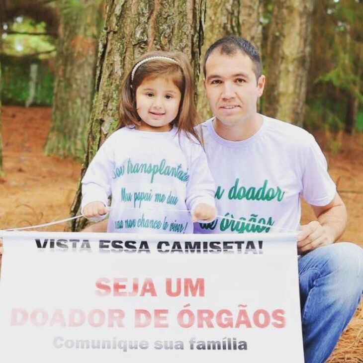 Sophia, aos 4 anos, recebeu uma doação de parte do fígado de seu pai, José Vilmar