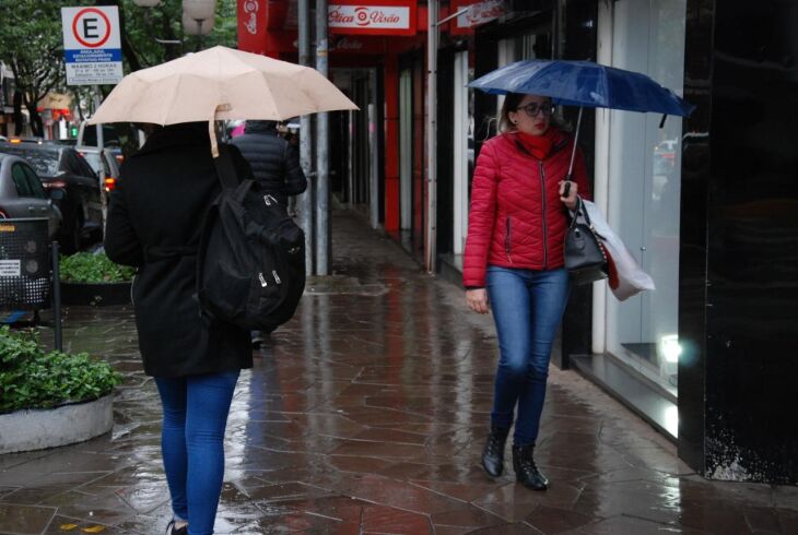 A chuva deve passar rapidamente pelo município