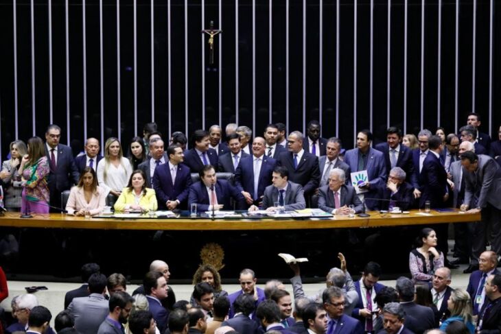 Deputados terminaram de votar os destaques que pretendiam alterar pontos da reforma