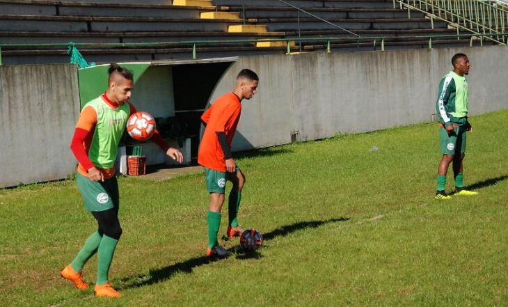 Elenco trabalha na Arena