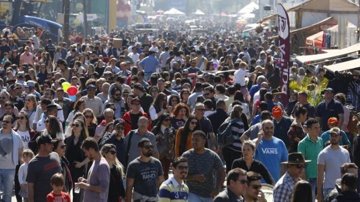 Dia de sol colaborou para lotar o Parque de Exposições Assis Brasil